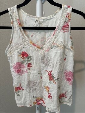 Mudd White Floral Lace-Trim Camisole with Pink & Red Blooms